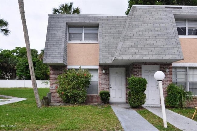 Building Photo - 1610 S Palmetto Ave