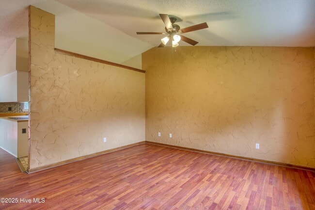 Building Photo - 303 Sedgefield Ct