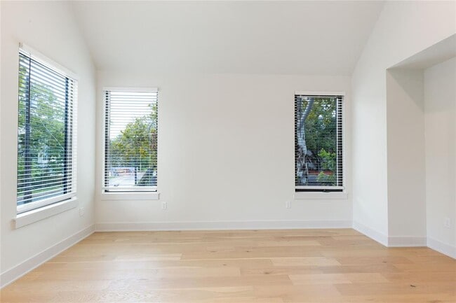 Building Photo - 1116 Walton Ln