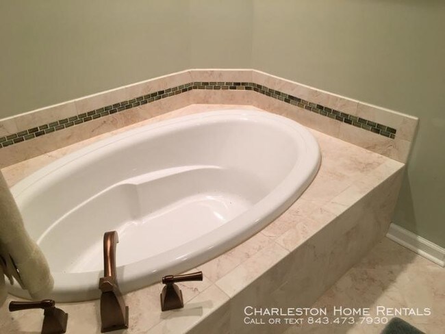 Building Photo - 3 bedroom in Charleston SC 29412