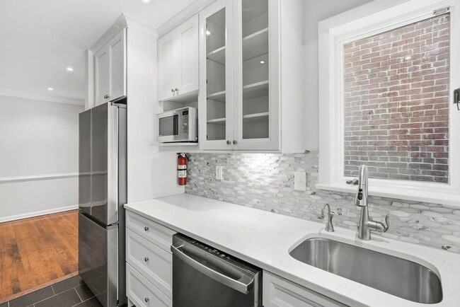 Building Photo - 1625 Q St NW