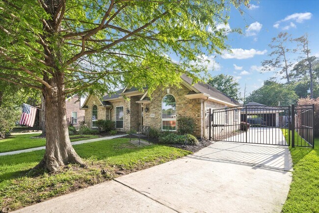 Building Photo - 16131 Castlegrove Ct