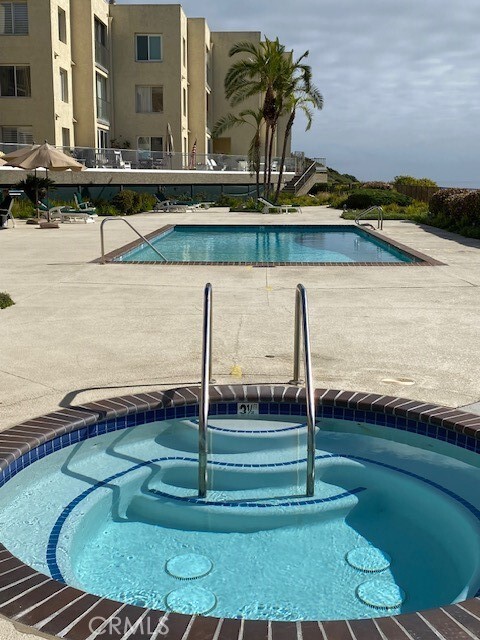 Building Photo - 3200 La Rotonda Dr