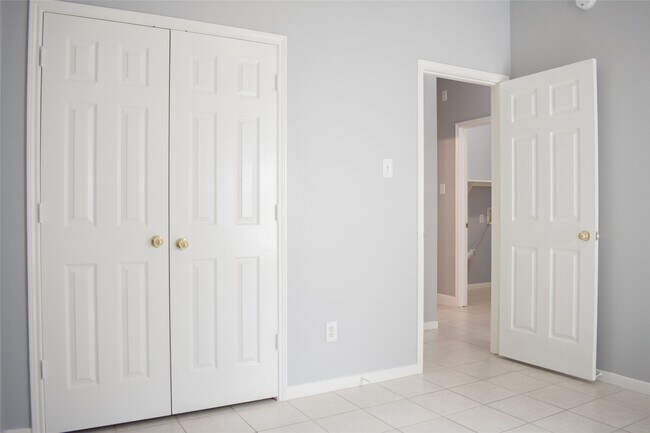 Building Photo - 1006 Addison Park Ln