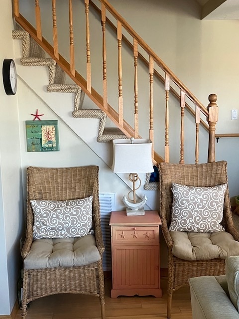 living room - 275 North End Blvd