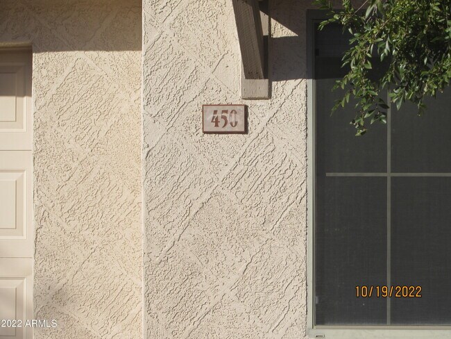 Building Photo - 450 E Maddison St