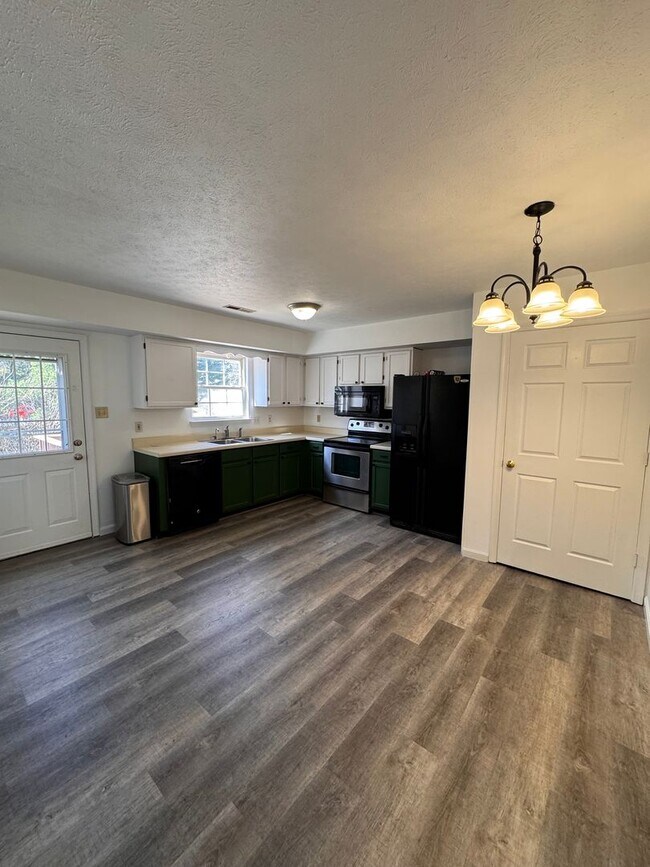 Building Photo - Townhouse for Rent