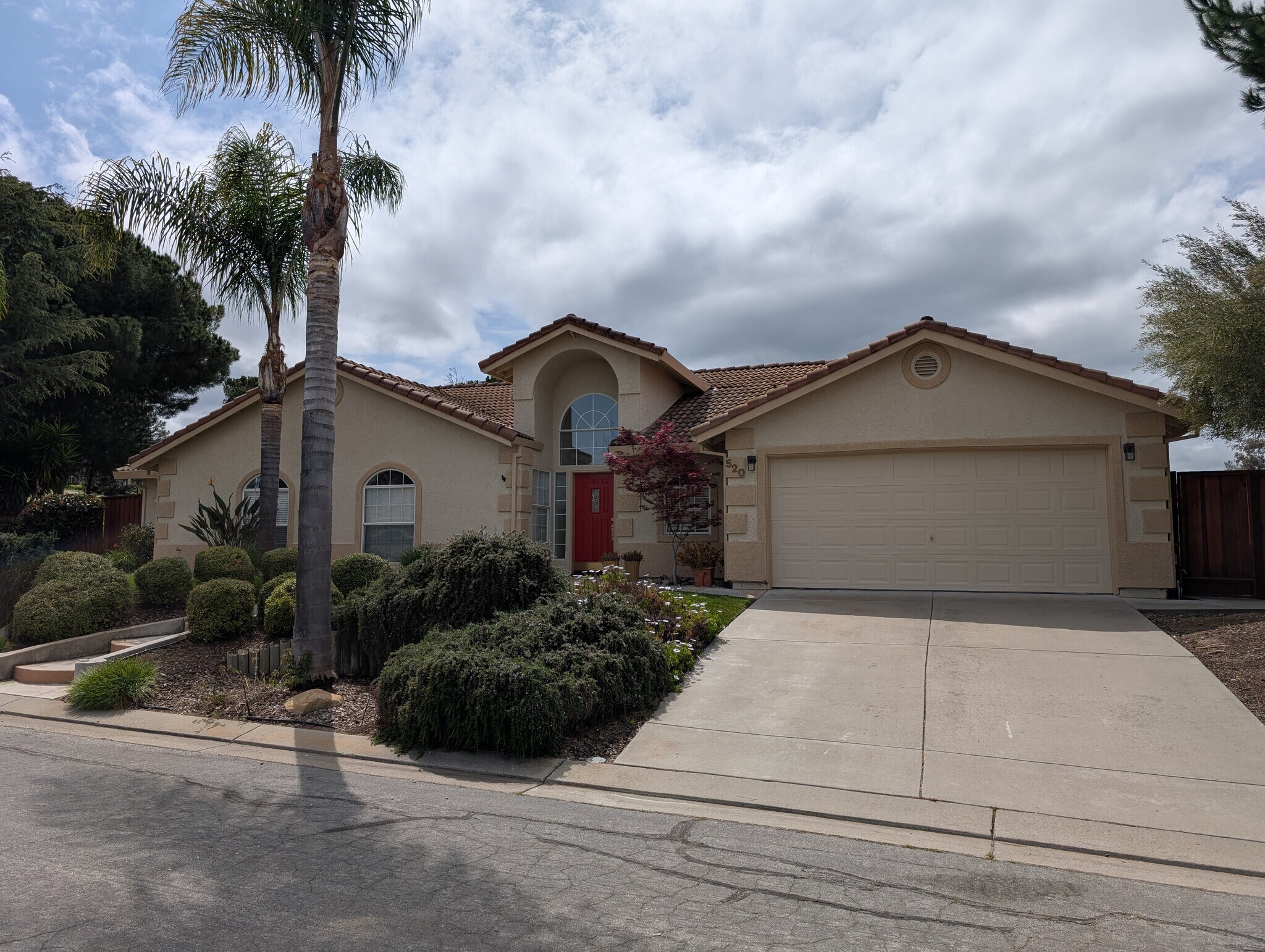 Building Photo - 520 Bobbys Ln