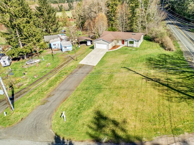 Building Photo - 3 Bedroom Rambler in Quiet Port Orchard Lo...