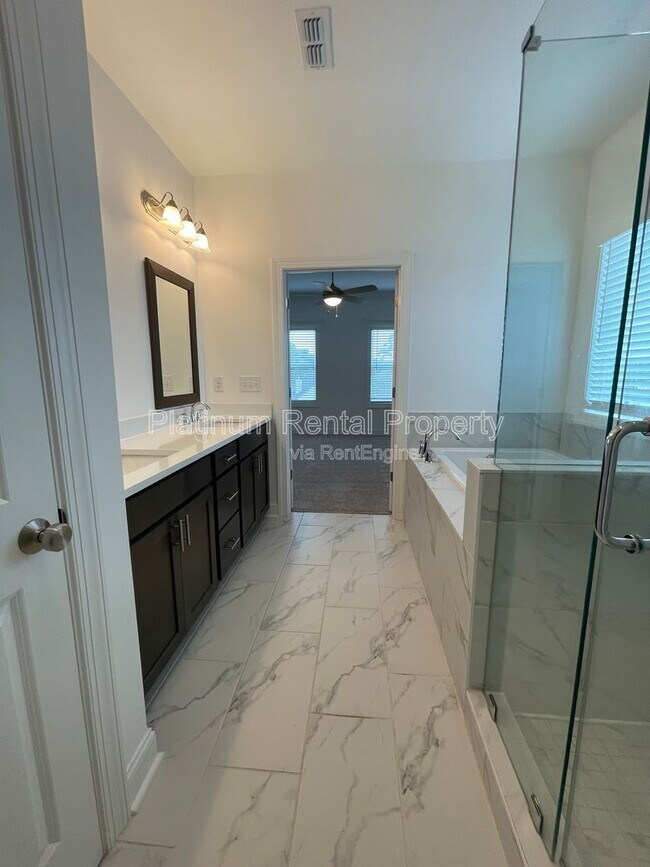Building Photo - 5221 Riden Ct