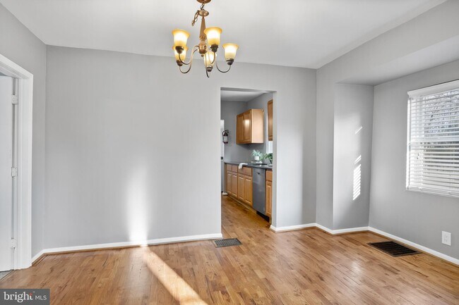 Building Photo - 227 Whittier Ave