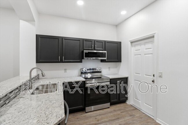 Building Photo - 1705 W Spring Meadow Loop