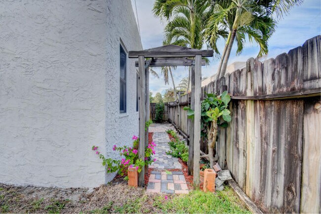 Building Photo - 232 Dixie Blvd