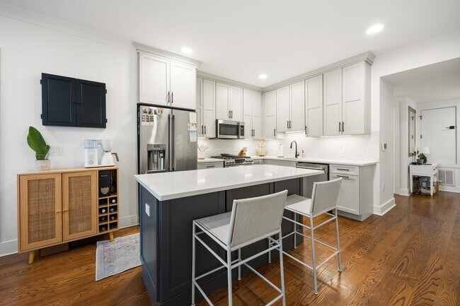 Building Photo - 3316 John F. Kennedy Blvd