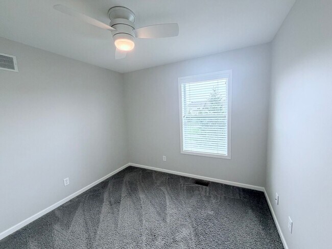 Building Photo - Gorgeous 3BR Home in the Coveted Dancing Waters Community of Woodbury!