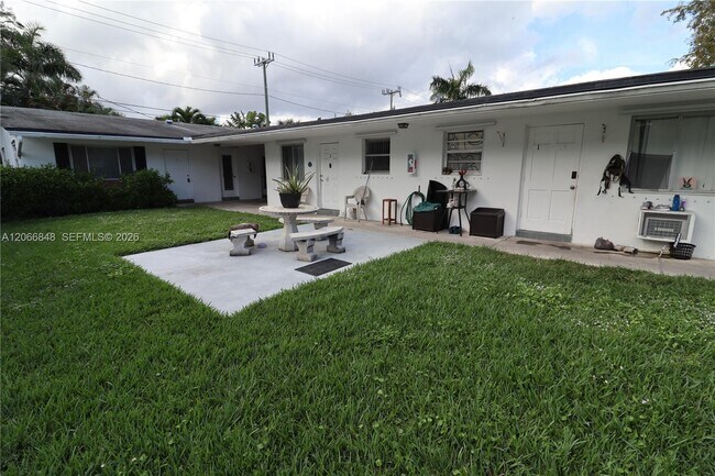 Building Photo - 1708 N 16th Ave