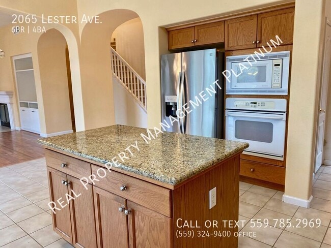 Building Photo - 2065 Lester Ave