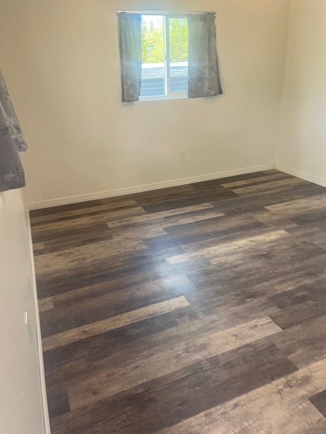 Building Photo - Cozy remodeled 2 Bedroom 1 Bathroom Cottag...