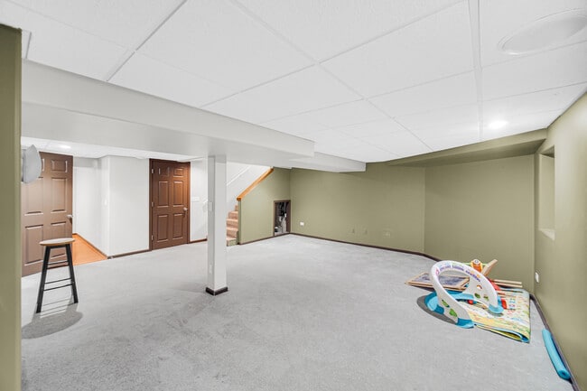 Building Photo - 1468 N Picadilly Cir