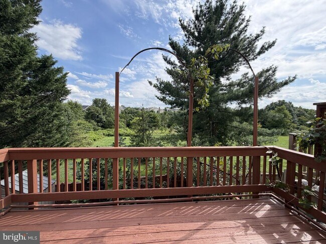 Building Photo - 1081 Smartts Ln NE