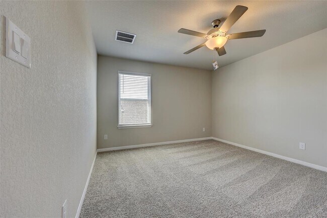 Building Photo - 117 Fairmeadow Downs Dr