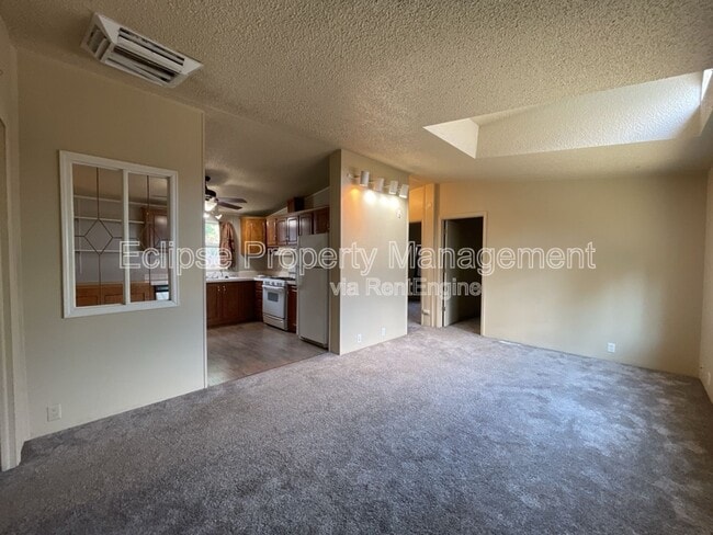 Building Photo - 307 Honeysuckle Cir