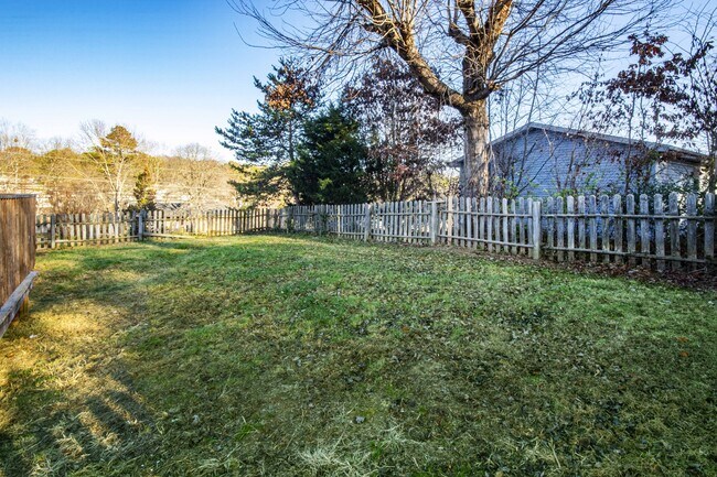 Building Photo - 6600 Woodcock Cir