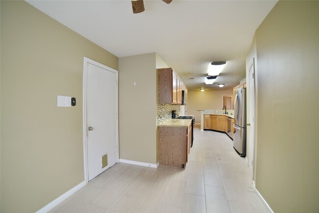 Building Photo - 4611 Kimball Dr