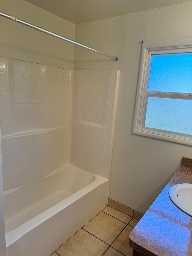 Building Photo - Charming 3 bedroom home in North Chico