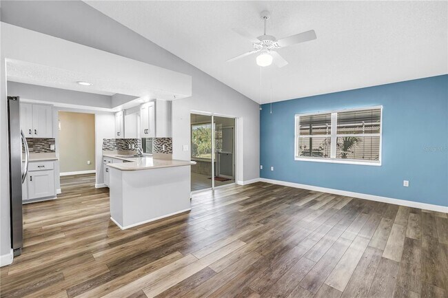 Building Photo - 5771 Timberlake Dr