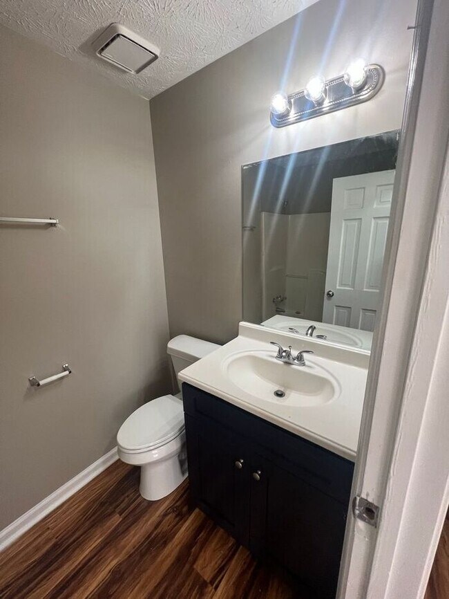 Building Photo - Now Ready! 2 bedroom 2 bath in Snellville