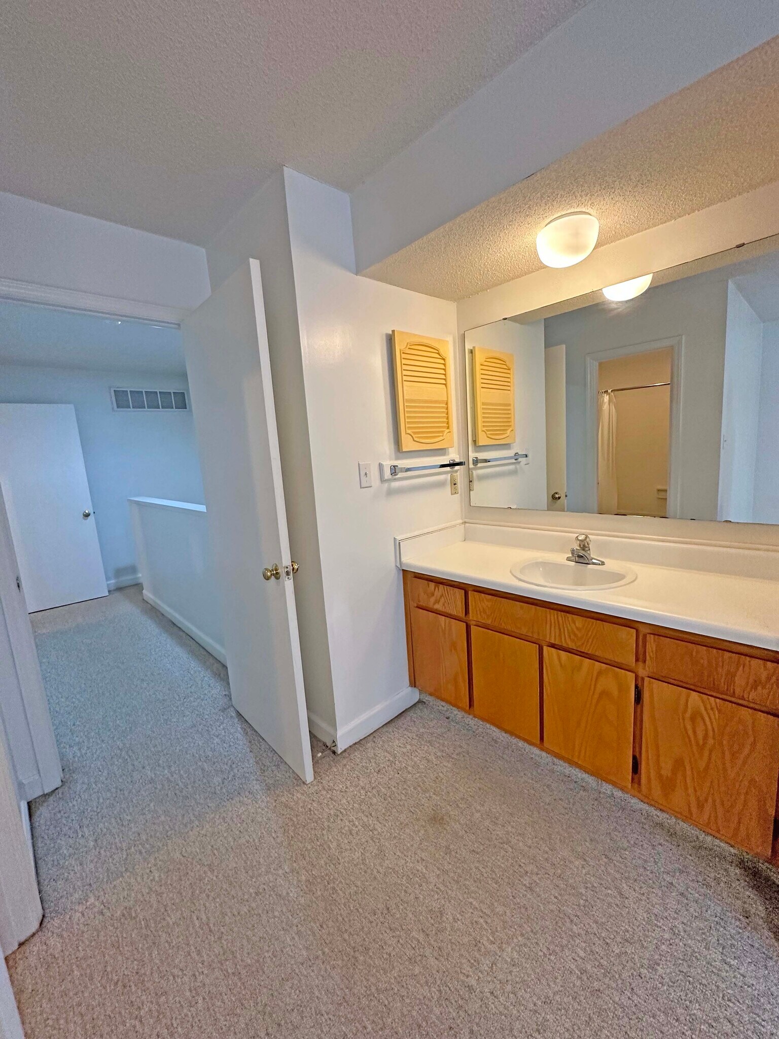 Building Photo - 2500 Avent Ferry Rd