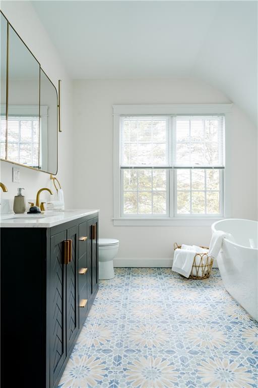 Building Photo - 304 Third Beach Rd