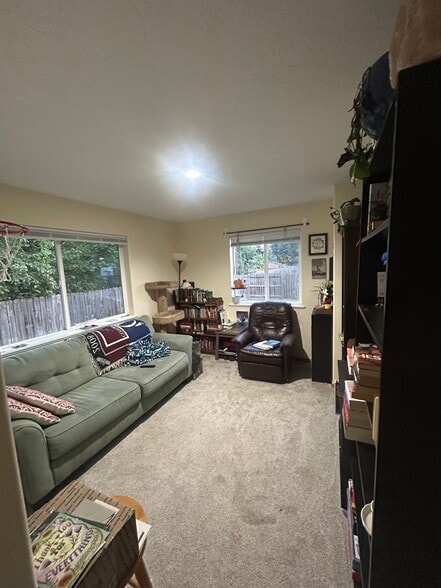 Living area - 1605 Cedar St