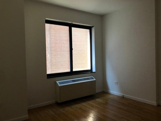 Building Photo - 344 3rd Ave