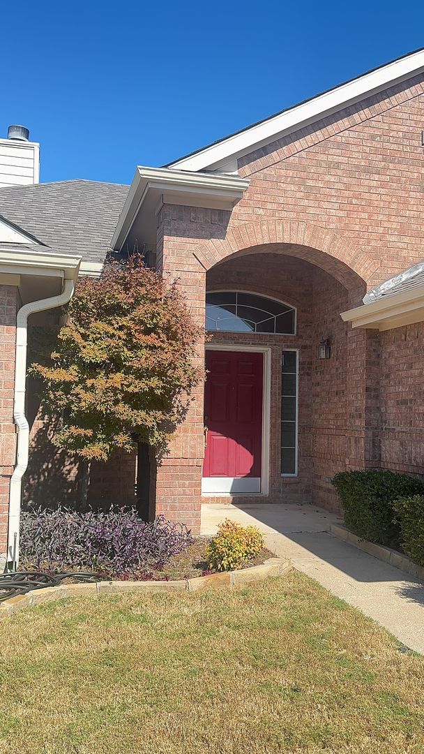 Building Photo - Coming Soon!!! 4/2/2 with Fireplace!