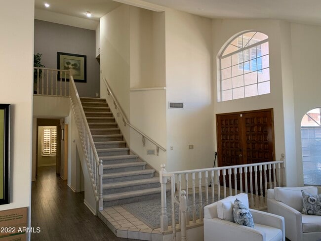 Building Photo - 6283 W Lone Cactus Dr