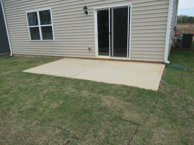 Building Photo - For Rent in Lincolnton — Spacious and modern 4-bedroom, 2.5 bath two story home designed for open...