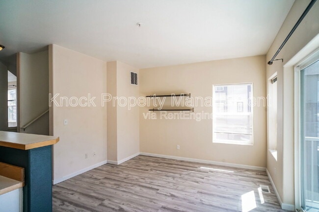 Building Photo - 13970 SW Scholls Ferry Rd