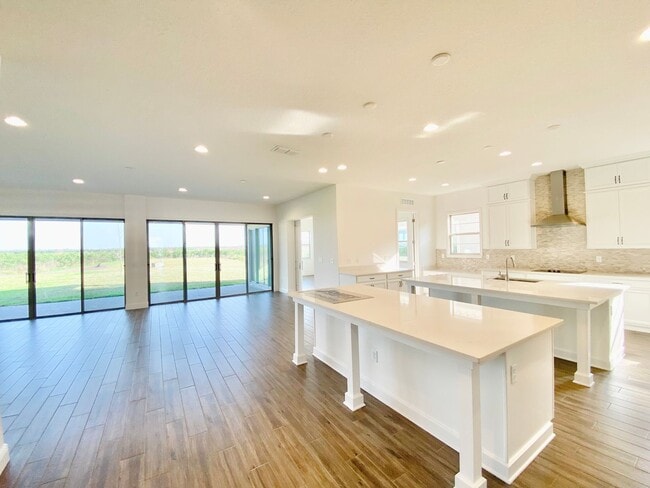Building Photo - Luxury house for rent