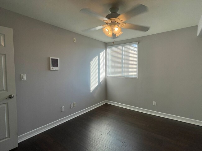 Building Photo - Beautiful Remodeled Condo In North Park w/...