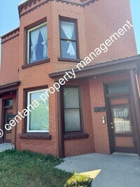 Building Photo - 646-648 S Montana