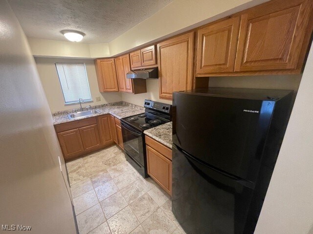 Building Photo - 1860 Mahoning Ave NW