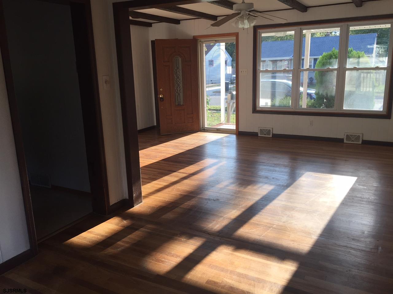 Building Photo - 11 Forrest Dr