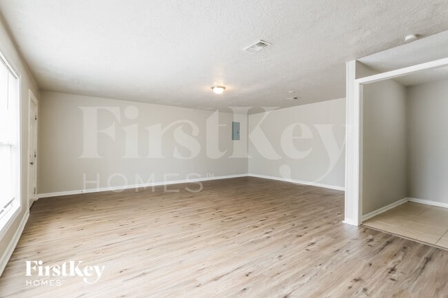 Building Photo - 1 Midwood Cir