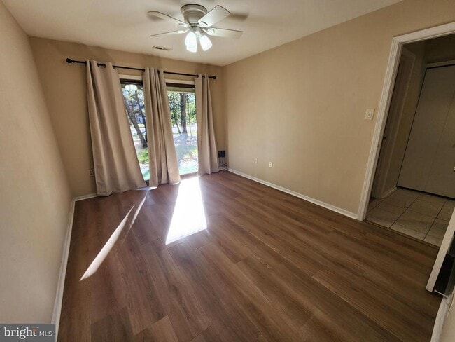 Building Photo - 5 Summit Ct