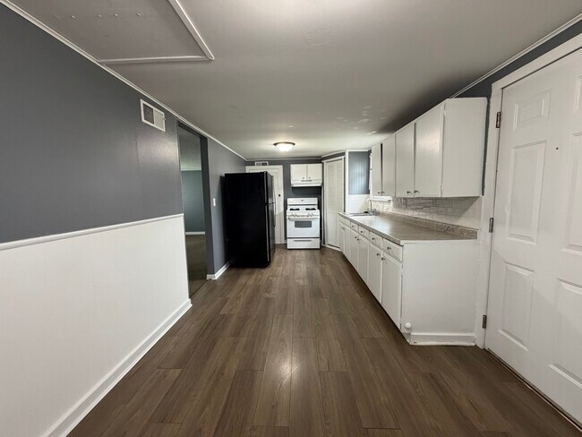 Building Photo - 535 15th Ave