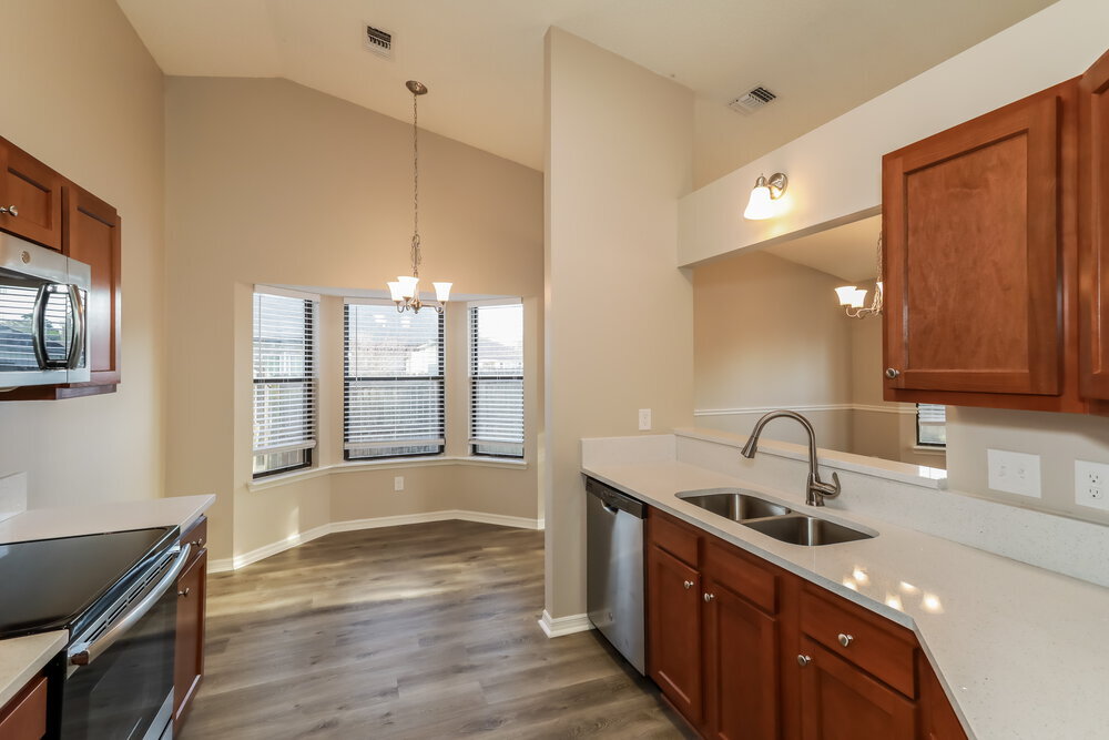 Building Photo - 7749 Pikes Peak Dr