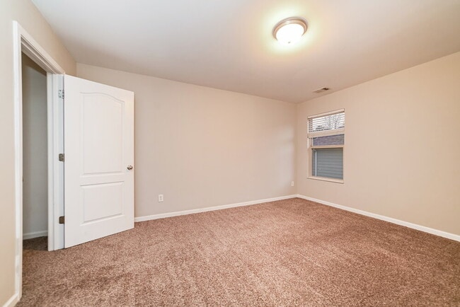 Building Photo - 4290 Rosehall Ct