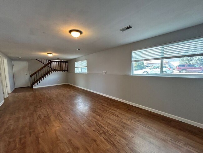 Building Photo - 6615 Brook Forest Dr